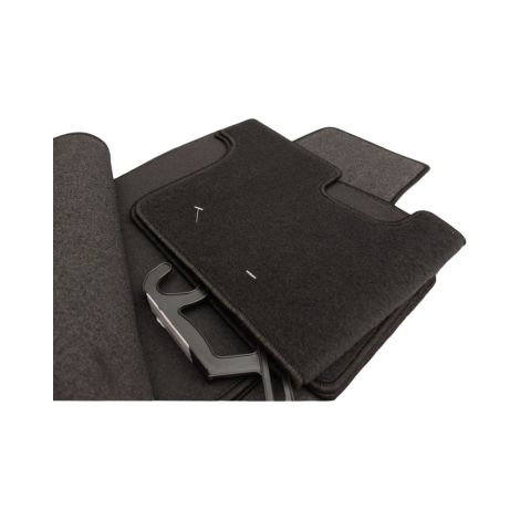 Tapis en moquette pour HYUNDAI Grand Santa Fe (2013-2018) - 1 tapis pour la troisième rangée de sièges