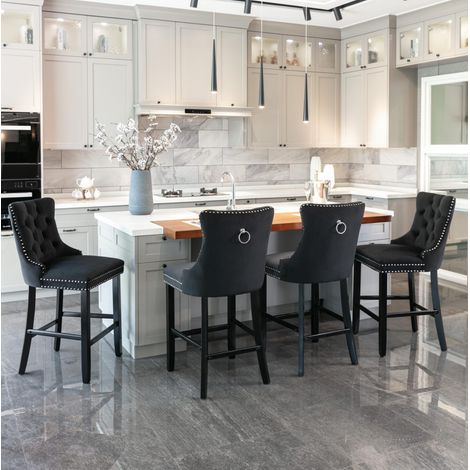 sedia bar in velluto nero con schienale alto e legno OKMYHOME (1/5)