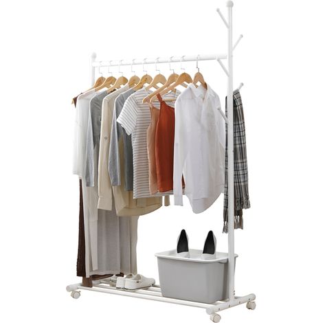 Organizador para el hogar: perchero multifuncional de acero con estantes inferiores y perchero integrado con ruedas, ideal para el dormitorio o el vestidor.