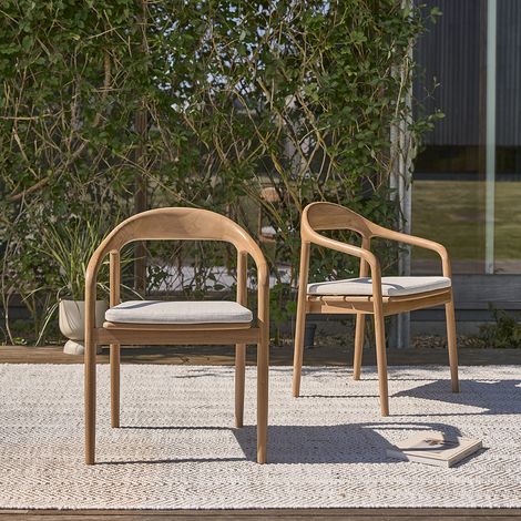 Lot de 2 fauteuils de jardin en teck massif (1/5)