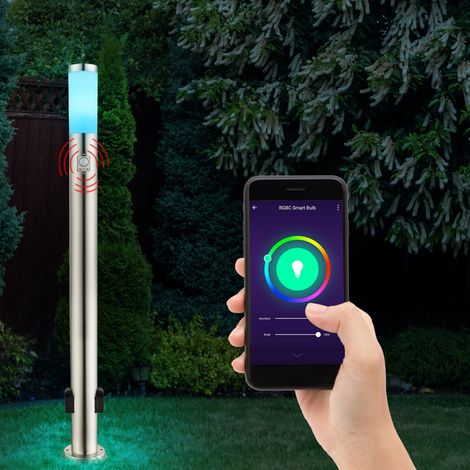 Stehleuchte mit Bewegungsmelder Standleuchte Edelstahl Außenleuchte Steckdosen, App Steuerung CCT dimmbar, Smart RGB LED 8,5W 806Lm, DxH 7,6x110 cm