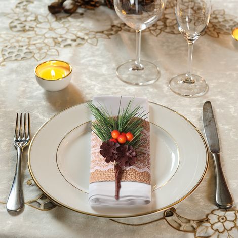 Set mit 6 Stoffserviettenringen, weihnachtliche Tischdekoration mit Tannenzapfen und roten Beeren, 9 x 7 cm, Kiefernholz, Kunststoff und Schaumstoff (1/5)