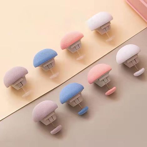 Attaches pratiques et sûres pour éviter les plis de la housse de couette, version coton, quatre en rose, bleu, blanc et gris, pour un total de 8 (1/5)