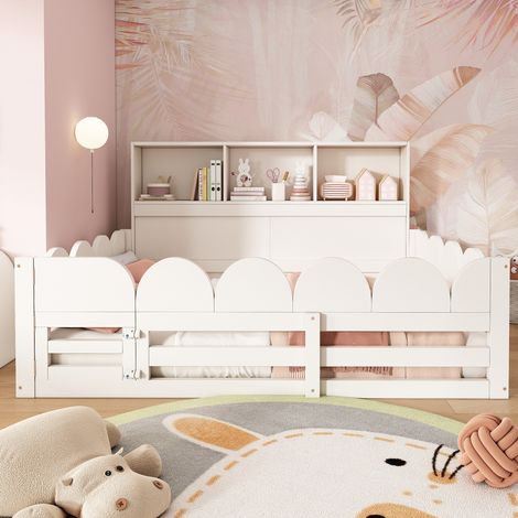 Cama de suelo infantil 140x200 cm blanca con barreras, puerta y estante OKWISH (1/5)