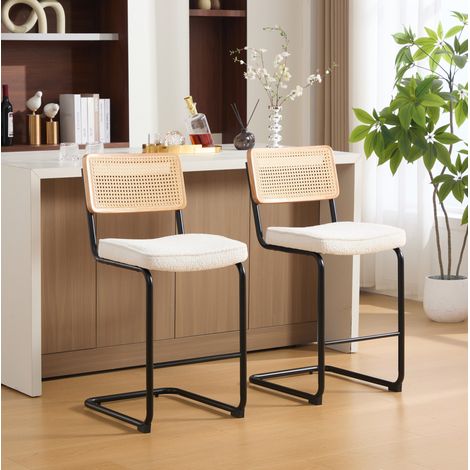 Juego de 2 taburetes de bar, asiento de chenilla, respaldo de madera con efecto ratán, patas de metal, color ivory (1/5)