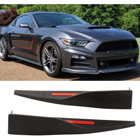 Ein Paar schwarze Seitenschweller, Spoiler und Heckflügel für den Ford Mustang Roush (Modelljahre 2015–2019). (1/5)