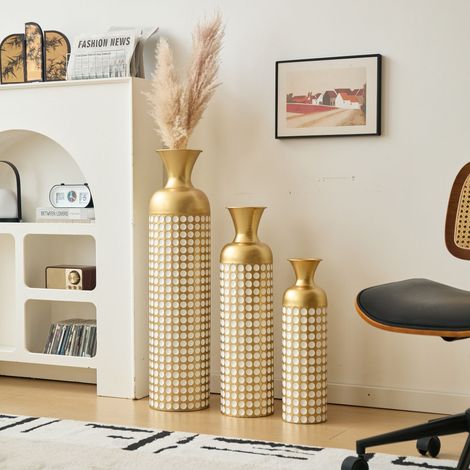 Lot de 3 grands vases au sol en métal doré avec motifs à pois blancs, empilables et compacts, idéaux pour fleurs séchées et herbes de la pampa. Décor chic pour séjour, entrée, hôtel. Non imperméables. (1/5)