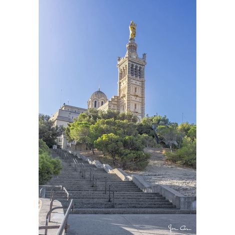 Tableau sur toile escaliers Notre-Dame 45x65 cm - Impression sur Toile Murale Décorative - Image imprimée en HD sur Toile - Toile sur Châssis en Bois FSC - Fabriqué en France (1/5)