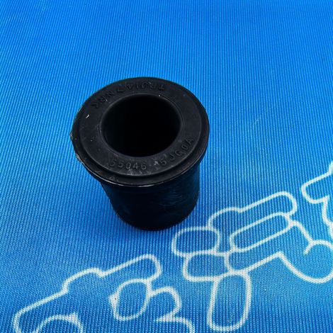 55046-5JG0A is suitable for the rear leaf spring bushing, rubber bushing, and bow plate rubber bushing of Nissan Navara NWL. (1/4)