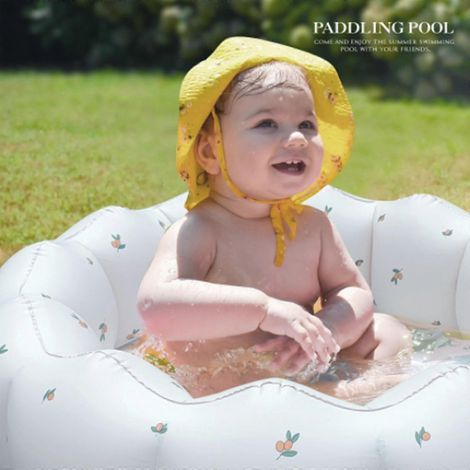 Piscine gonflable en forme de pétales de 90 cm pour bébé, pataugeoire extérieure en PVC souple avec boules rondes et barrière de sécurité pour aire de jeux et jardin. (1/5)