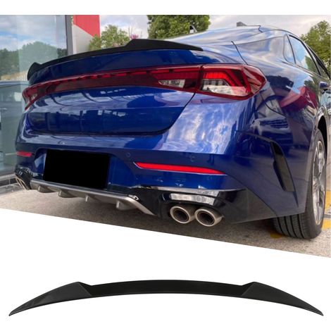 Modifikation des Kia K5 Optima 2020: Übergroßer Heckspoiler in Hochglanzschwarz (1/5)