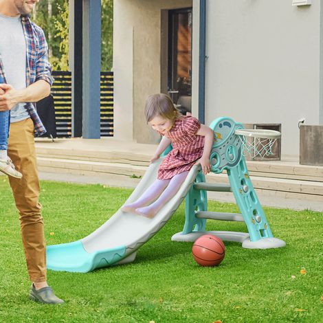 Toboggan pliable pour enfants à partir de 18 mois, avec 3 marches et un panier de basket. Utilisation intérieure et extérieure. Dimensions : 140 x 87 x 75 cm. Coloris : bleu et gris.