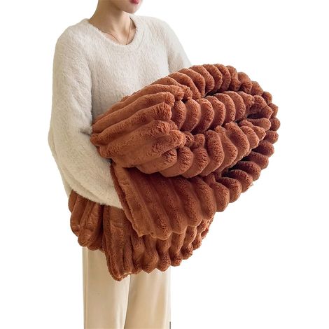 Couverture fausse fourrure lapin caramel 150x200 cm, double face flanelle, moelleuse pour canapé ou lit (1/5)