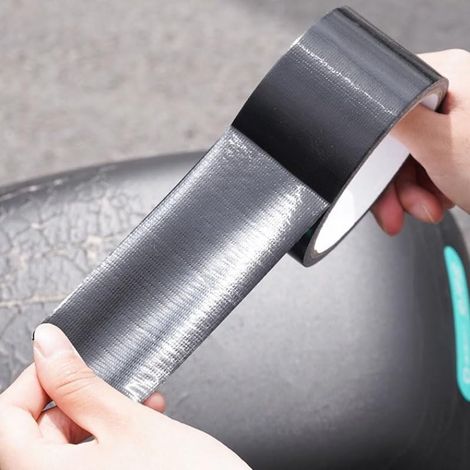 Nastro adesivo nero per riparazioni in pelle – Nastro adesivo flessibile ad alta viscosità per divani, auto e borse (10 cm x 5 m) (1/5)