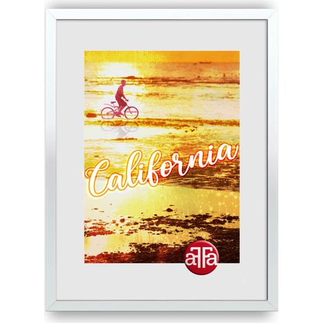 Ein schlichter Bilderrahmen von One Art California, weiß, 30x40 cm, 1 Stück. (1/2)