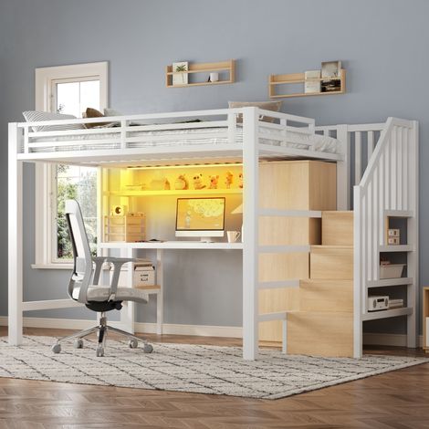 Letto rialzato bambini 140x200 cm con scrivania, ripiani, armadio, LED e base, in metallo bianco, materasso non incluso (1/5)
