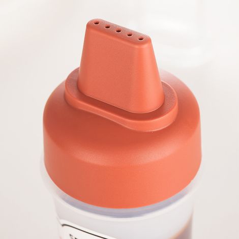 Dickwandige, flexible Flasche mit Skala und transparenten Beschriftungsetiketten praktische Saucenflasche für die Küche rot (1/5)