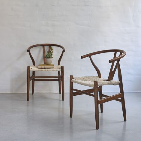 Lot de 2 chaises en mindi massif finition noyer et assise tissée (1/5)