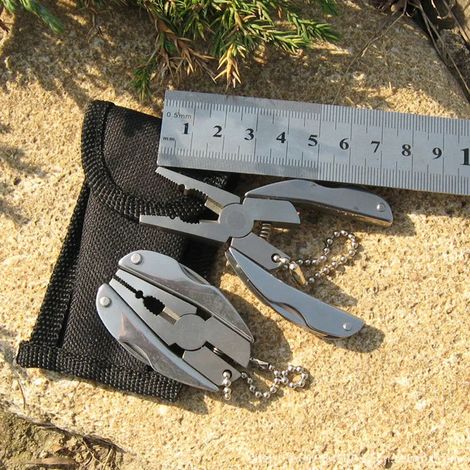 Pince multifonctionnelle pour l'assemblage, la réparation et les travaux d'atelier, pour une utilisation à domicile et en atelier.-AquaForge (1/5)