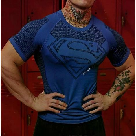 Atmungsaktives und figurbetontes Herren-T-Shirt, Sport- und Fitnessoberteil. (1/2)