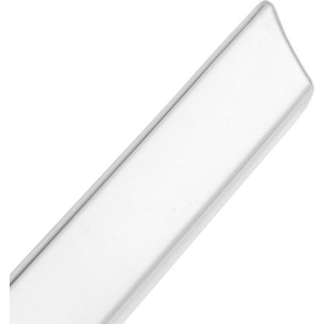 Deux baguettes décoratives chromées sur le coffre arrière pour les Toyota Harrier Venza XU80 2020 et 2021 (principalement commercialisées au Japon, au Canada et aux États-Unis). (1/4)