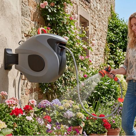 Enrouleur de tuyau mural automatique 30 m en plastique gris, 9 jets, gain de place jardin FloraGrace (1/5)