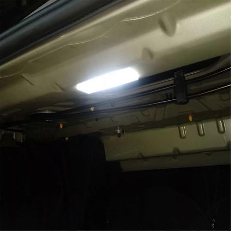 Éclairage de courtoisie LED pour boîte à gants, coffre et bagages-- (1/5)
