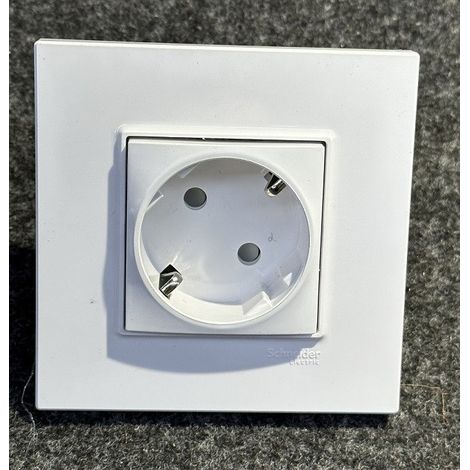 Prise 2P+T 16A standard Allemand SCHUKO blanc polaire incliné complet avec support et plaque ALTIRA SCHNEIDER (1/4)