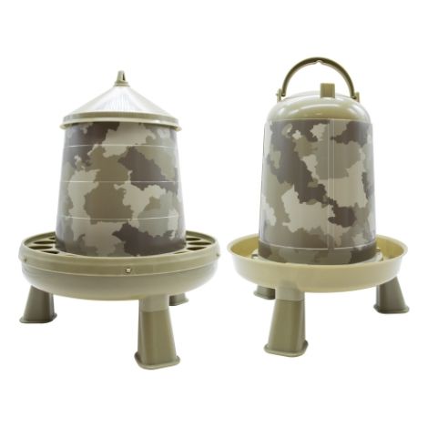 Pack Comedero y Bebedero con Patas para Gallinas y Otras Aves – Capacidad 2Kg / 3L – Tolva y Bebedero Sifónico en Colores Tipo Camuflaje - Alimento Siempre Limpio