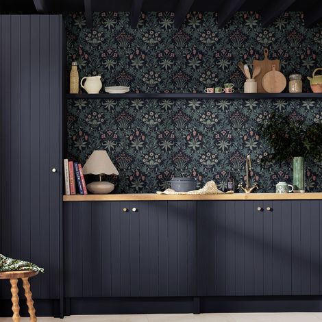 Papier peint William Morris Celandine Midnight 1005 x 52cm Bleu, vert, corail (1/5)
