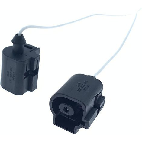 Öldrucksensorstecker (oberer Steckplatz) bei Volkswagen Passat und Audi Magotan (1/4)