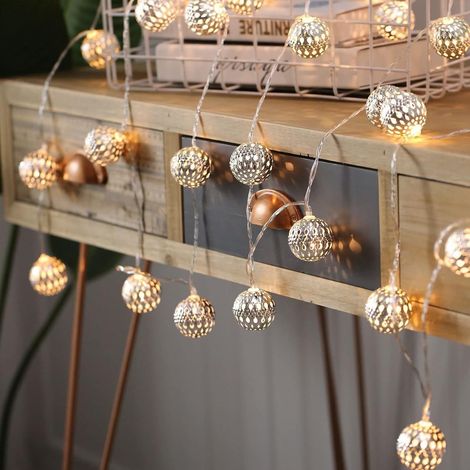 Guirlande lumineuse marocaine - 3 m - 20 LED - Boules en métal à piles - Pour intérieur et extérieur, mariage, Noël, anniversaire, fête, décoration - Blanc chaud (1/5)