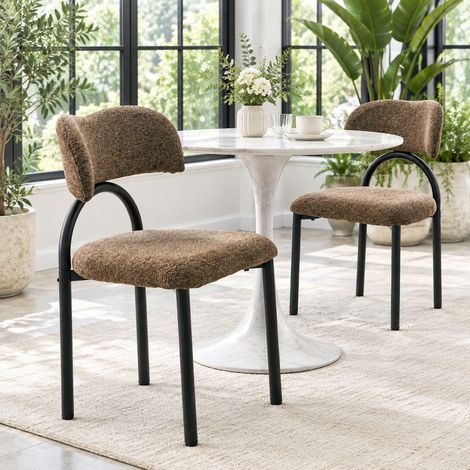 2er-Set Esszimmerstühle aus braunem Stoff mit schwarzem Metallgestell OKMYHOME (1/5)