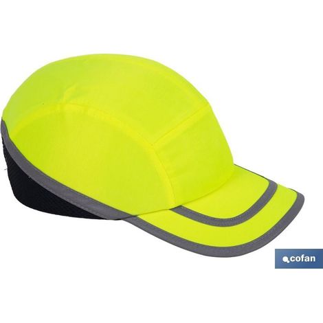 Gorra de seguridad amarilla flúor, fabricada en ABS, resistente a impactos bajos. (1/4)