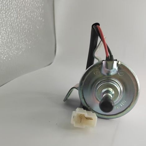 Die 12V-Kraftstoffpumpe 1G639-52031 ist mit dem Pumpenkörper Kubota ZD1011ZD321RTV900K-008 kompatibel. (1/4)