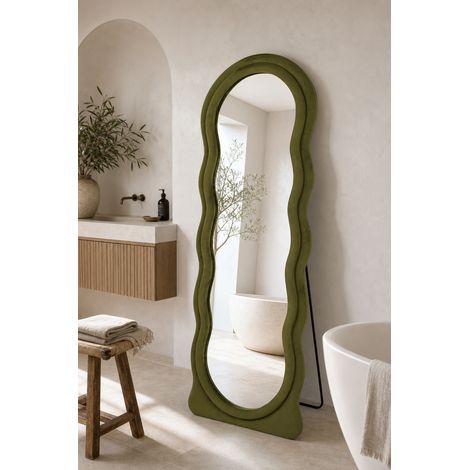 LunaMirror Mila Ganzkörperspiegel 160 x 60 cm, organisch gewellter, weich gepolsterter Samtrahmen, Avocadogrün