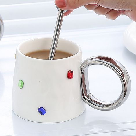 Bunte Keramik-Kaffeetasse mit Steindekor, schlicht und stilvoll, mit rundem Henkel, perfekt als Reisegeschenk oder für Zuhause, in Weiß (1/5)
