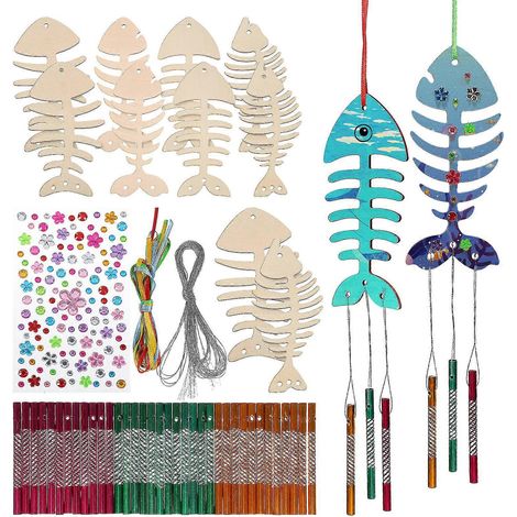 Ce kit de carillon éolien à faire soi-même comprend des arêtes de poisson en bois et des tubes, permettant des combinaisons créatives dans une variété de couleurs. (1/2)