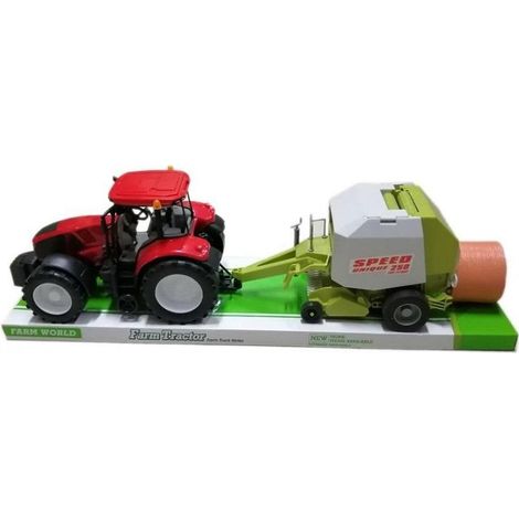 Trattore con macchinari agricoli