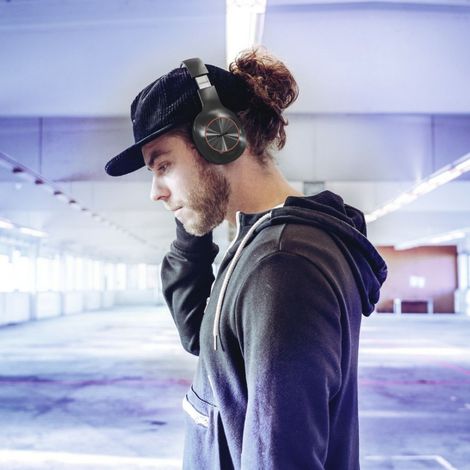 Headset bluetooth hama spirit calypso 2 refuerzo de graves 60h microfono negro