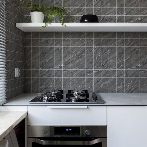 Sticker Mural Carrelage adhésif Cuisine Salle de Bain - 60 STICKERS CARRELAGES MARBRE GRIS DE ISLA - 60stickers10x10cm (1/4)