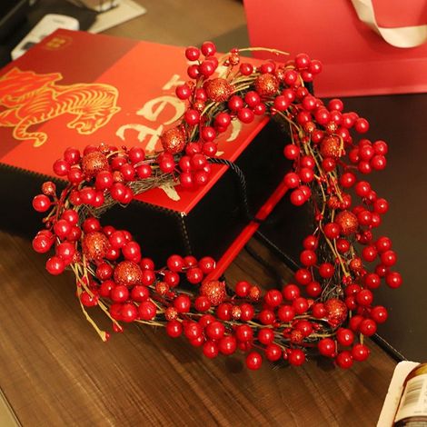 Guirlande En Forme De Coeur - Décoration De Porte Pour La Saint-Valentin - Diamètre 35 Cm - Baies Rouges Artificielles - Pour Intérieur Et Extérieur - 1 Pièce (1/5)
