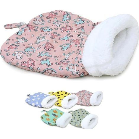 Cozy Winter Cat Sleeping Bag: Warm, Plush & Soft Indoor Pet Bed in Pink