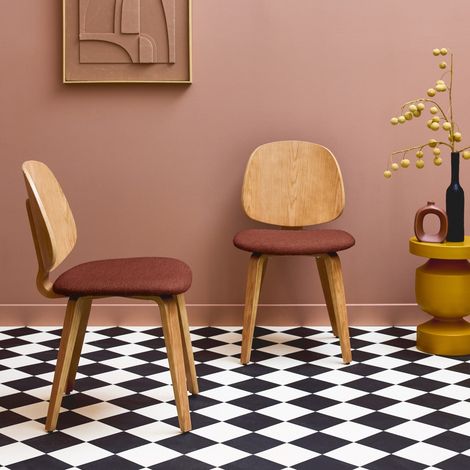 sweeek - Lot de 2 chaises bois de peuplier courbé placage chêne et bouclette texturée terracotta - Sophia (1/5)