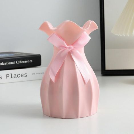 Vase en plastique rose, 10,5 x 16 cm – avec une ouverture en forme de feuille de lotus – parfait pour les fleurs séchées et la décoration moderne. (1/5)