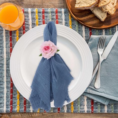 Serviette en tissu élégante, douce et résistante, idéale pour la maison, les dîners, les hôtels et les événements professionnels.
