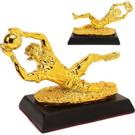 Diese Fußballtorwarttrophäe ist aus Kunstharz gefertigt und kann als Regaldekoration verwendet werden. (1/4)