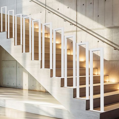 Randaco Rampe d'escalier blanche de 75 cm en forme de U, main courante en fer, rampe en fer pour l'intérieur et l'extérieur, universelle (1/5)