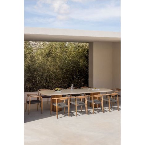Set de mesa rectangular 270x110 cm en cemento Sirvon y 10 sillas de jardín con reposabrazos en madera de acacia Mallory SKLUM (1/5)