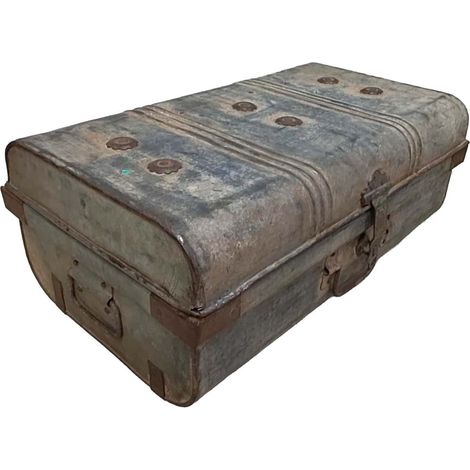 Maleta de metal acabado artesanal marrón 67x37x25h cm